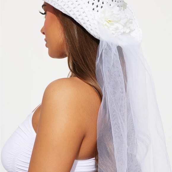 LA VALENTINA Bridal Cowboy Hat - Picture 9 of 10